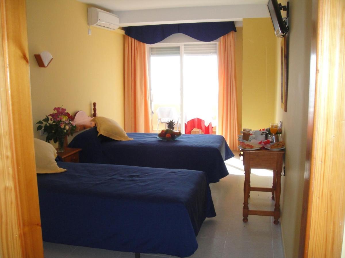 Hostal Costa Sol 카스텔 데 페로 외부 사진